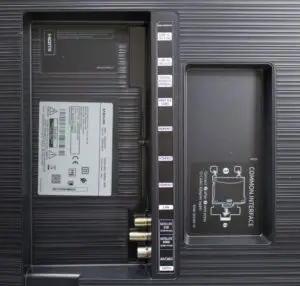 Samsung NU8009 Anschlüsse 1
