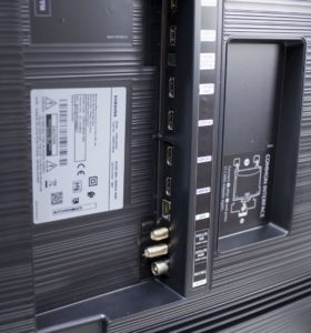 Samsung NU8009 Anschlüsse 2