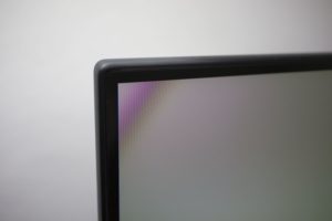 Samsung NU8009 Gehäuse Ecke