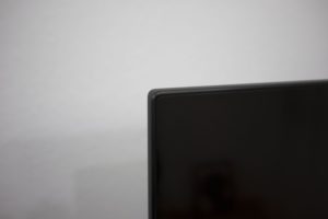 Samsung NU8009 Gehäuse Ecke ausgeschaltet