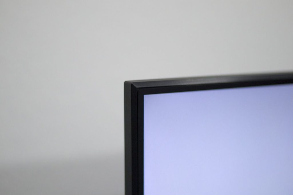 Samsung Q70R Gehäuserahmen (Panel eingeschaltet)