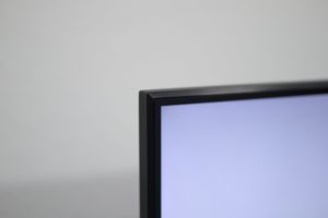 Samsung Q70R Gehäuserahmen (Panel eingeschaltet)