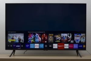 Samsung TU8079 Ausstattungsmerkmale Tizen Menü Rakuten TV