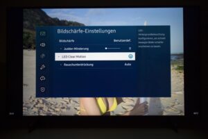 Samsung AU8079 Bildmenü LED Clear Motion