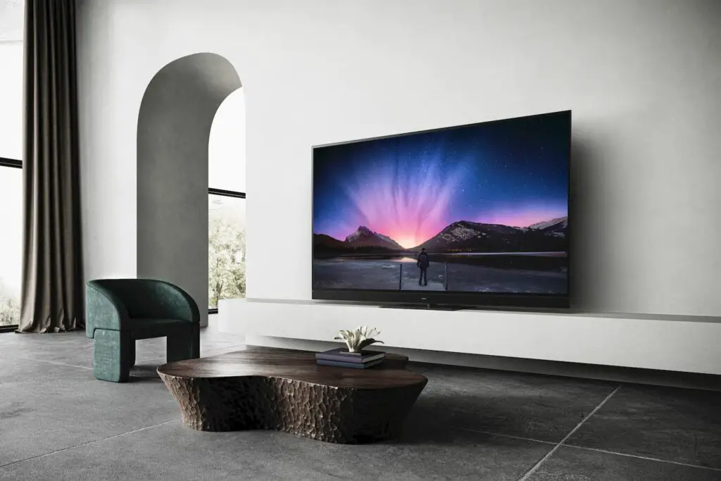 Panasonic LZW2004 mit OLED Master PRO Panel und 77 Zoll (© Panasonic)