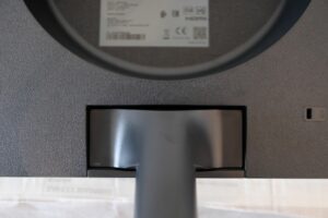 Samsung U28R554 Standfuß monitiert