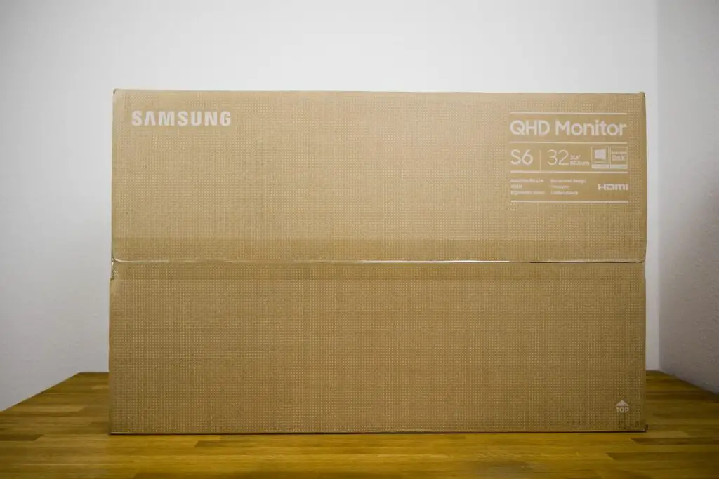 Samsung Monitor A600NWU Verpackung vorne