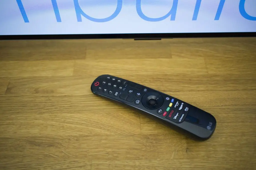 LG OLED42C3 Magic Remote vor TV eingeschaltet 2