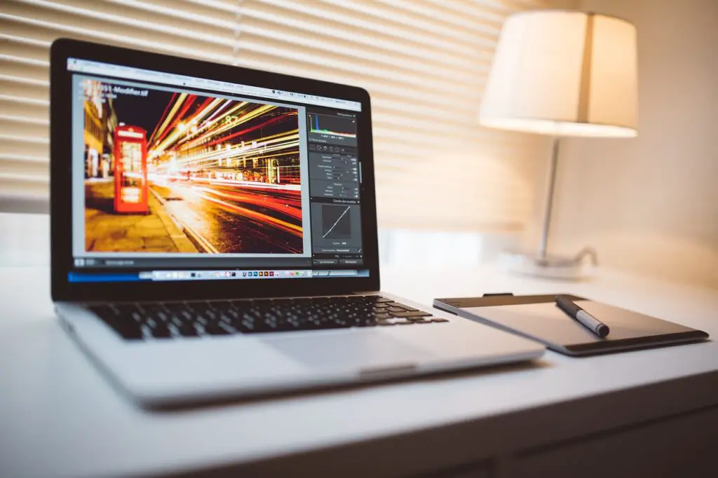 Computer für den Videoschnitt Computer für den Videoschnitt